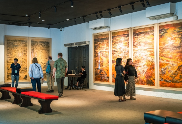 Triển lãm Huỳnh Phương Đông